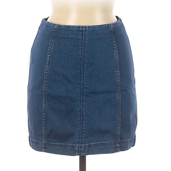 Free People Modern Femme Dark Wash Denim Mini Skirt Sz 8 - Picture 4 of 11